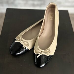 Forever & Always Cream and Black Cap Toe Ballet Flats Size 8 NWT